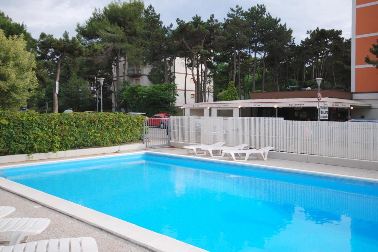 Apartamento Residenza Alisei Lignano Sabbiadoro Exterior foto